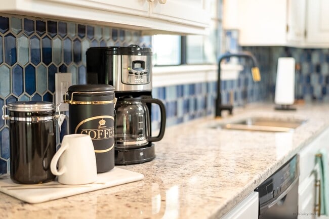 Building Photo - 28160 Windwood Dr E