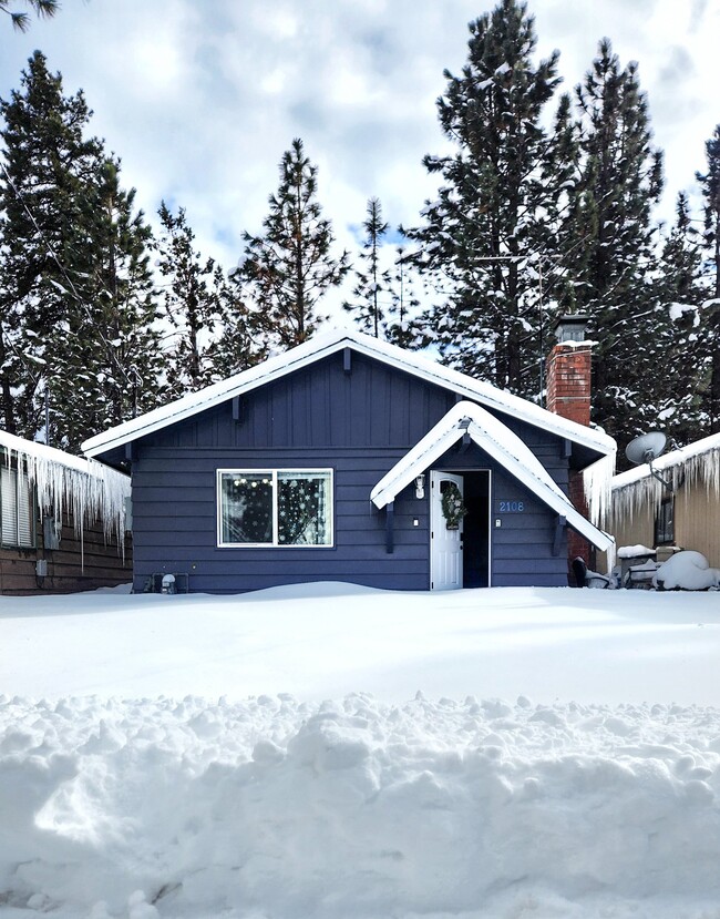 Building Photo - 2108 4th Ln