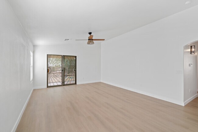 Building Photo - 3721 W Avenida Fria