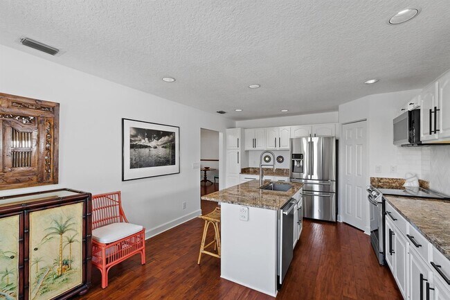 Building Photo - 3463 Canal Ct