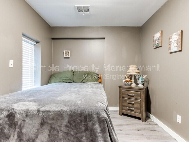 Building Photo - 425 Babb Dr