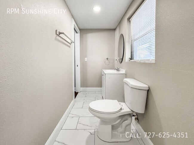 Building Photo - 1515 E 31st Ave