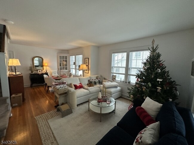 Building Photo - 28 Fuller Ave