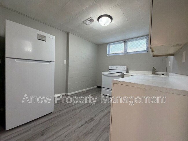 Building Photo - 2049 Worthington Ave