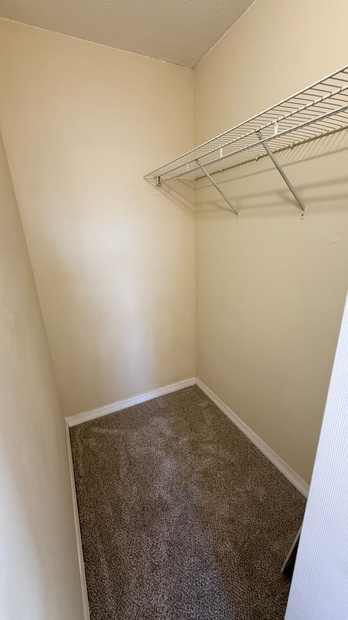 Building Photo - 3802 N Oak Dr