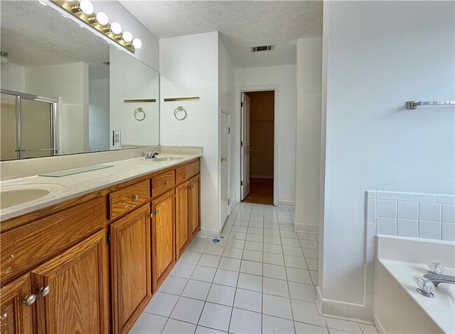 Building Photo - 1040 Sunny Field Ct NE