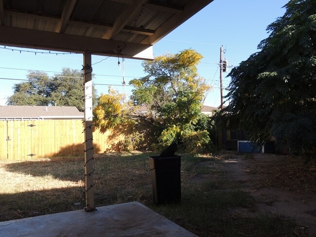 Building Photo - 1813 Petroleum Dr