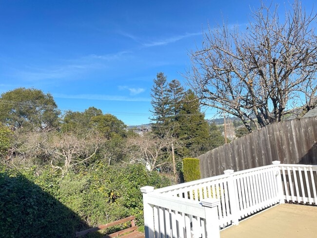 Building Photo - House for Rent in Piedmont