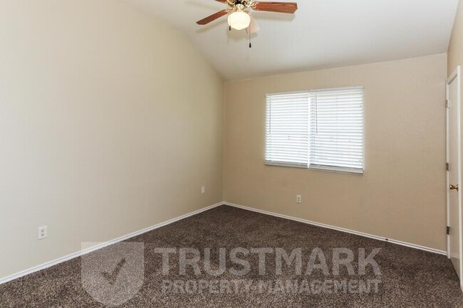 Building Photo - 2710 Vernice Loop