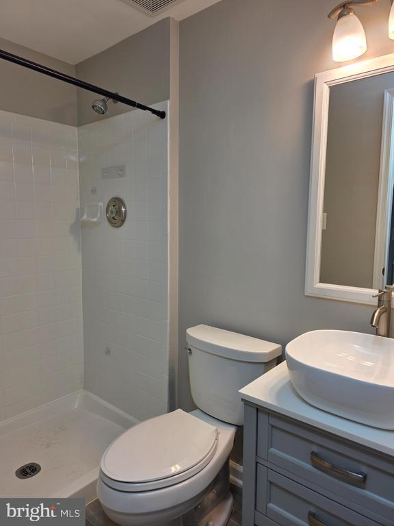 Building Photo - 12920 Framingham Ct