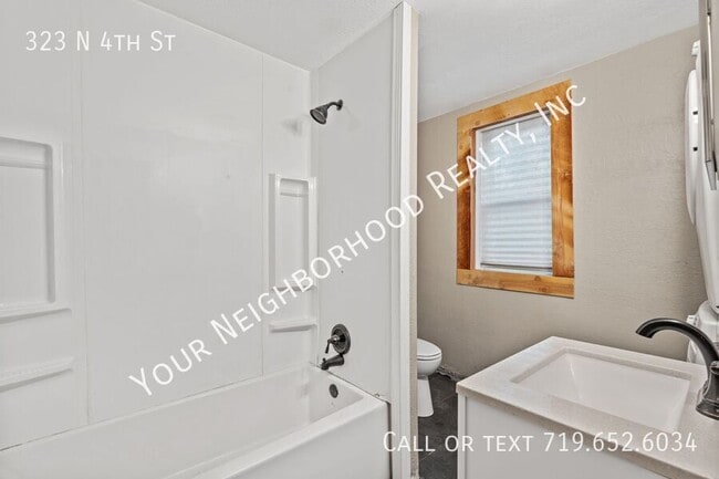 Building Photo - 323 N 4th St