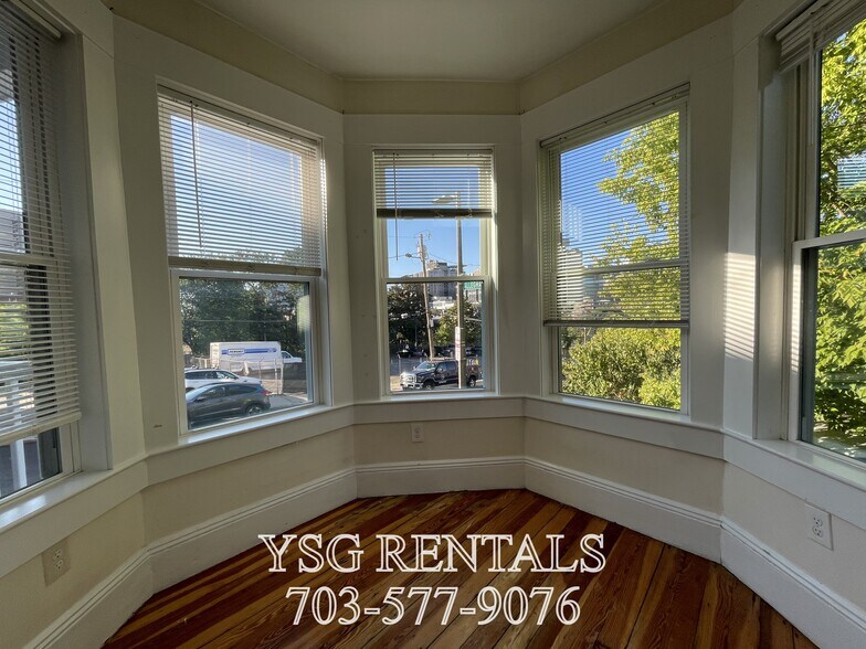 Building Photo - 34 Calumet St