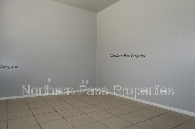 Building Photo - 4023 Thomason Ave