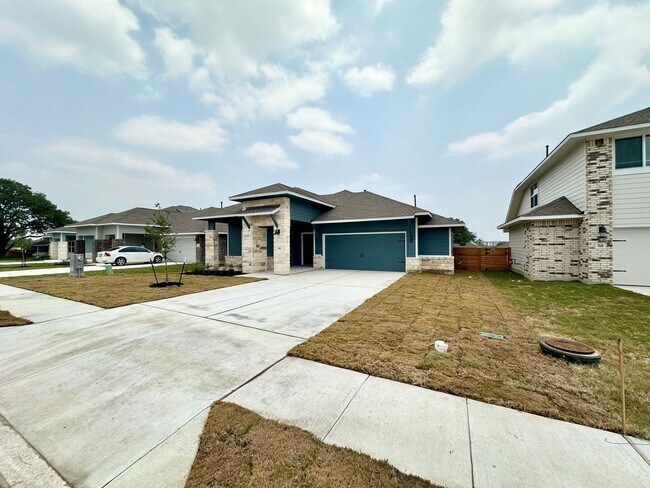 Building Photo - Beautiful Recently New Build Home in West ...