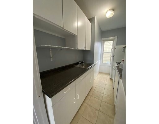 Building Photo - 10-12 Bourne St