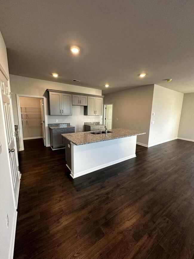 Building Photo - 3263 Colonel Ct