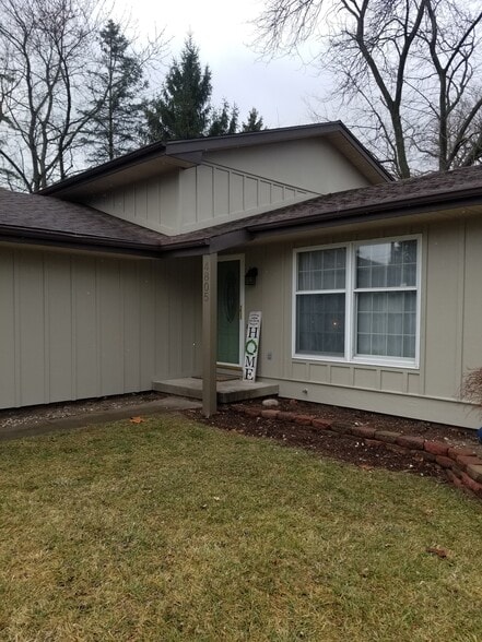 Primary Photo - 4805 Whiteford Rd