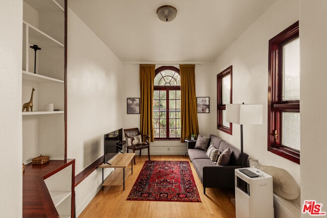 Building Photo - 2002 N Las Palmas Ave