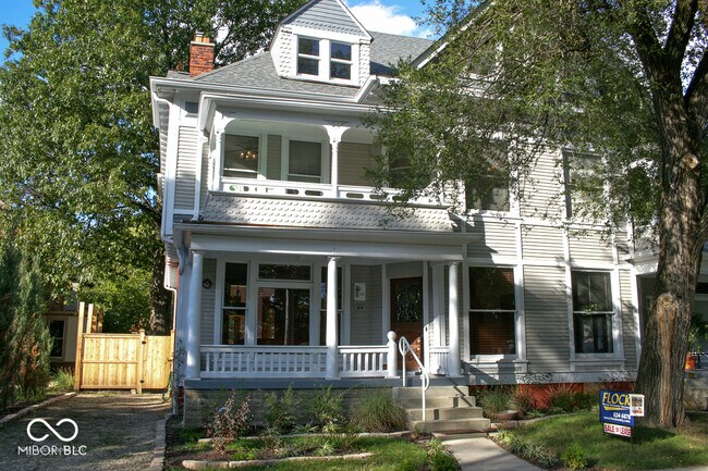 Building Photo - 614 E 15th St
