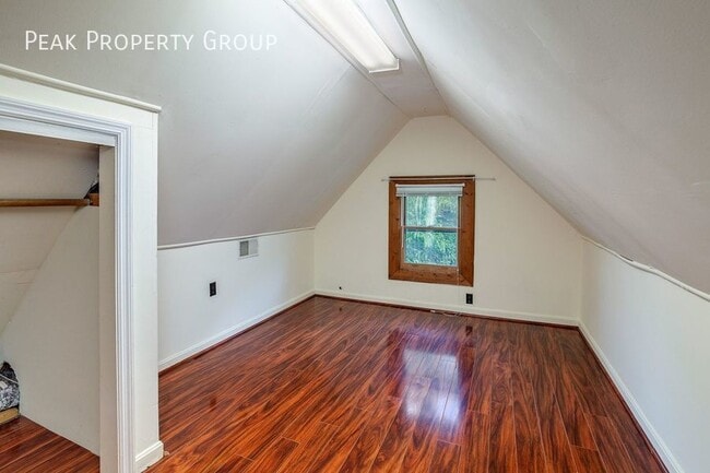 Building Photo - 3012 Marshall Ave