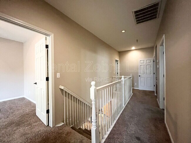 Building Photo - 308 Olive Way