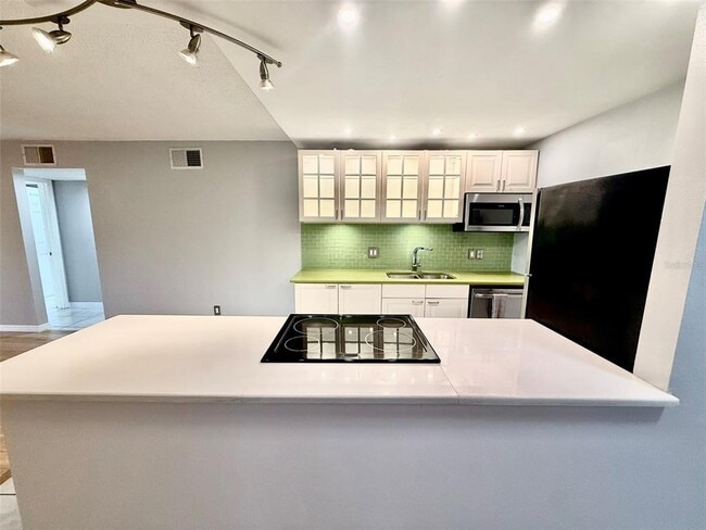 Building Photo - 4500 E Bay Dr