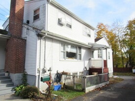 Building Photo - 255 Fairfield Woods Rd