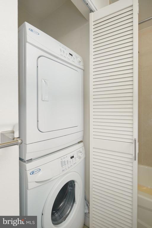 Building Photo - 2429 Locust St