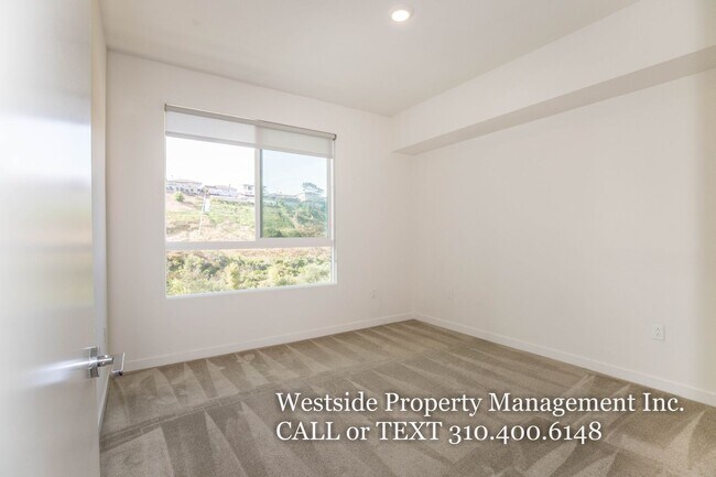 Building Photo - 12655 Bluff Creek Dr