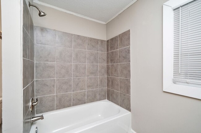 Building Photo - Beautifully Renovated 3BR/2BA Home on Forest Road in Hueytown – Now Accepting Section 8!