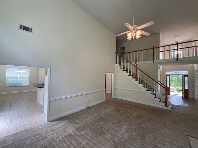 Building Photo - ****Rent Special***** 50% off the first rent charge payment. Ask for details!