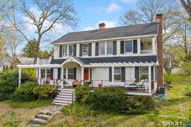 Building Photo - 13 Birch St