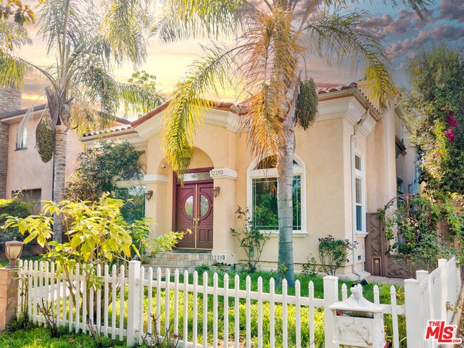 Building Photo - 12219 Darlington Ave