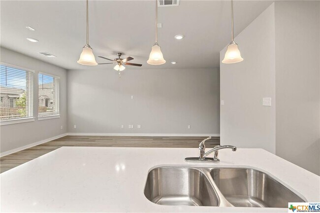 Building Photo - 17102B Carmel Cricket Dr