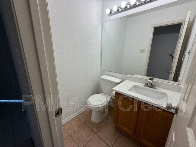Building Photo - 7818 Sunny Ridge Dr