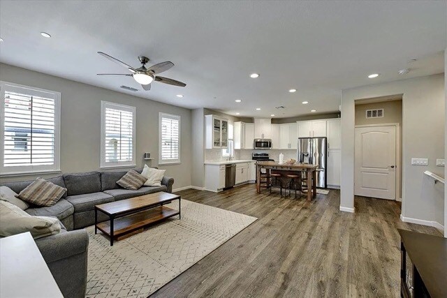 Building Photo - 2726 Montecito Vista Way