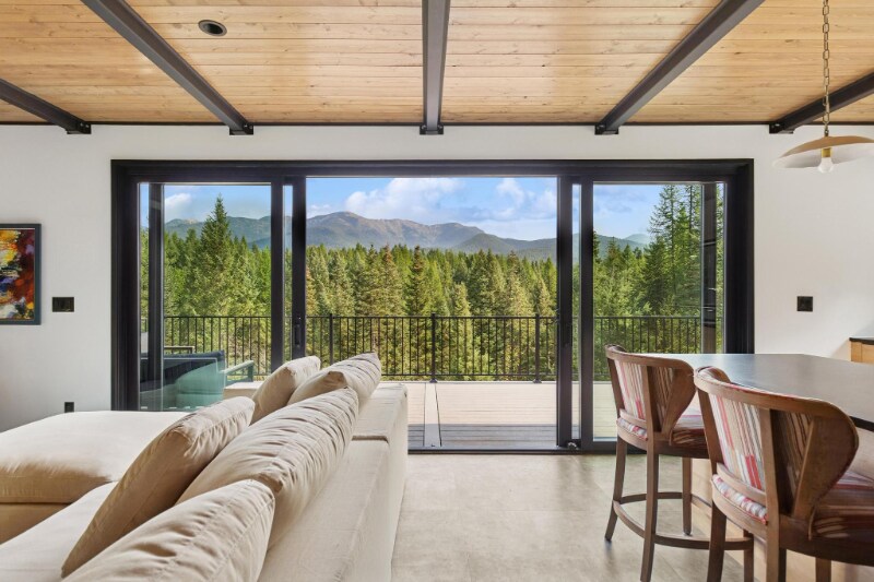 Building Photo - 172 E Many Lakes Dr