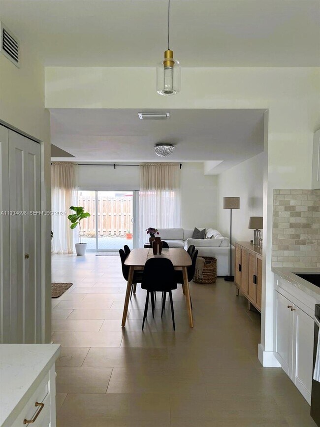 Building Photo - 14305 SW 57th Ln