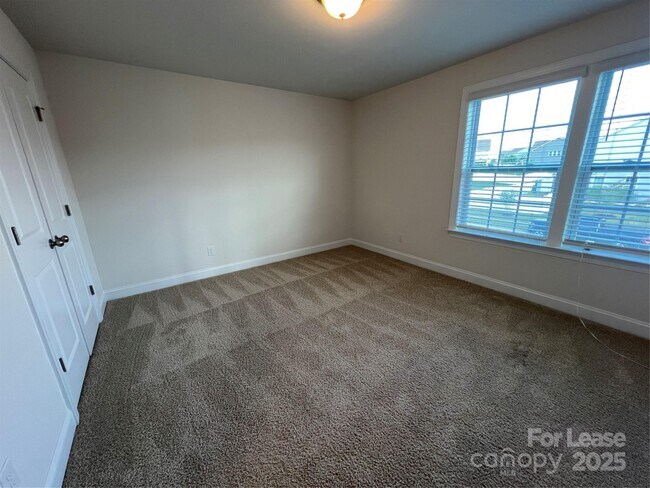 Building Photo - 196 Longleaf Dr