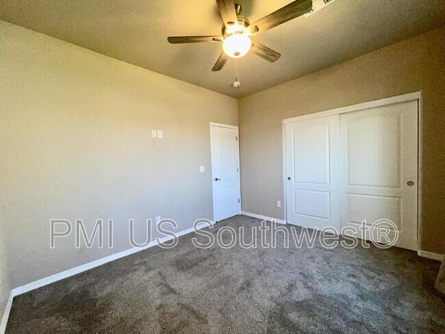 Building Photo - 2259 E Robby