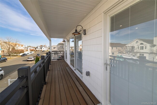 Building Photo - 550 E Harrison St