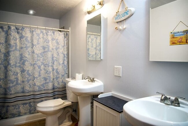 Building Photo - 3880 Graphite Ct