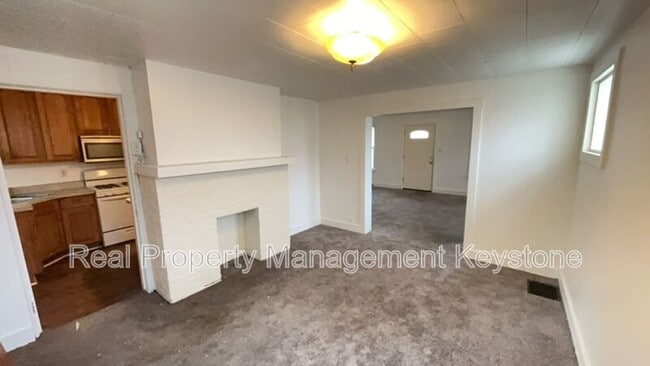 Building Photo - 1026 Mirror St