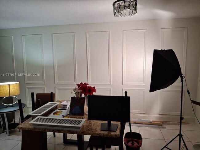 Building Photo - 6101 N Falls Cir Dr