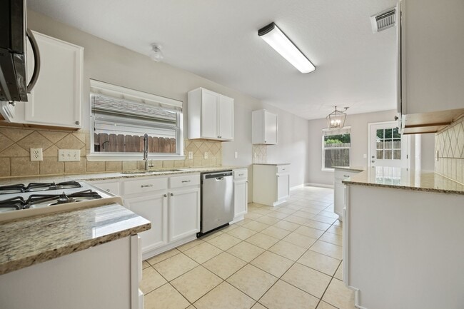 Building Photo - 2851 Sandberry Dr