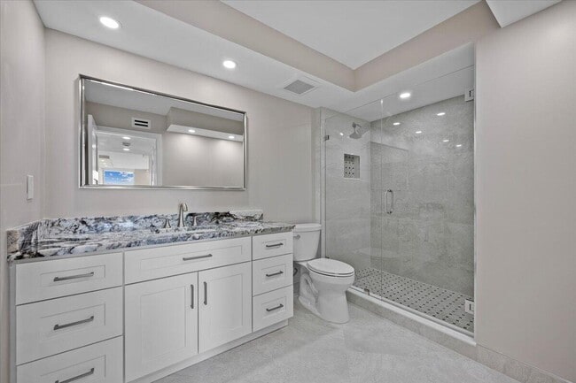 Building Photo - 5540 N Ocean Dr