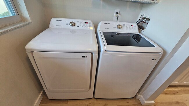 Building Photo - 31 Inlet Harbor Rd