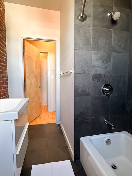 Building Photo - 3345 Ligonier St