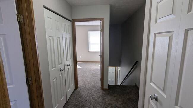 Building Photo - MN Cedar Village (861)