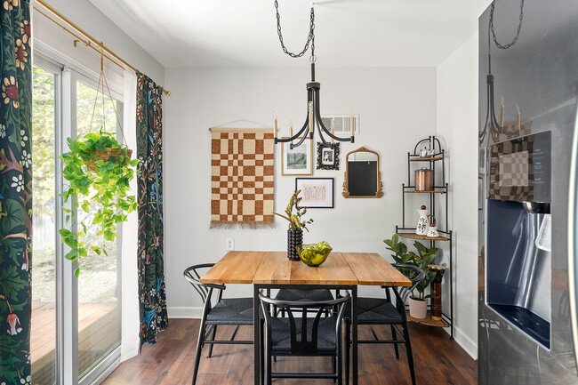 Dining area - 3014 34th Pl